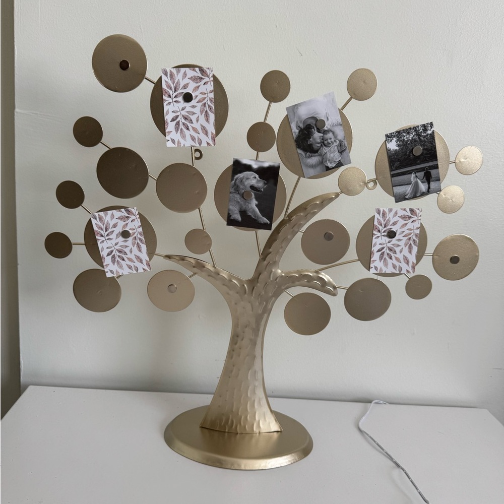 NWOB Philip Whitney Magnetic Gold Metal Photo Tree